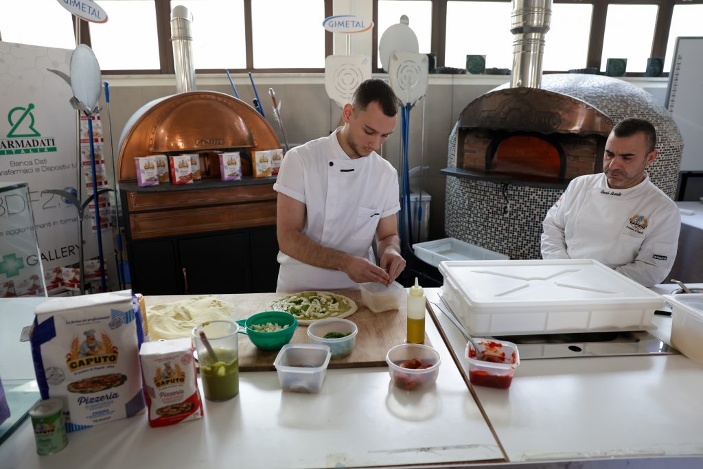 Giovane Pizzaiolo 2024: Michele Ruggiero conquista il titolo