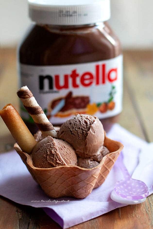 Gelato fatto in casa alla Nutella: ricetta facile e veloce