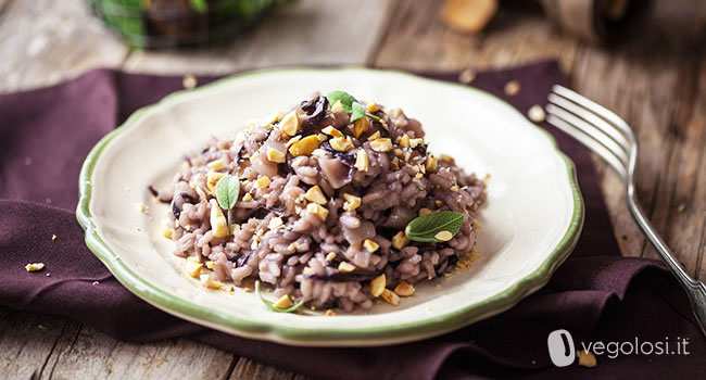Risotto cremoso al radicchio e nocciole