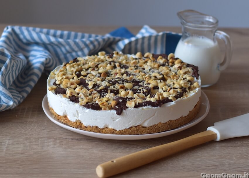 Torta cornetto cuore di panna