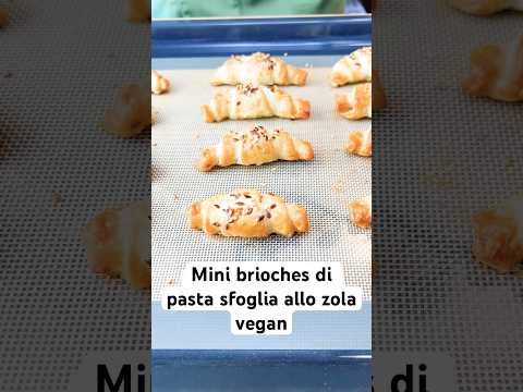 Brioches di pasta sfoglia allo zola vegan