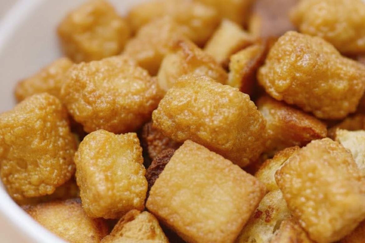 Crostini? Macché: col pane duro avanzato ci faccio una stuzzicheria da favola