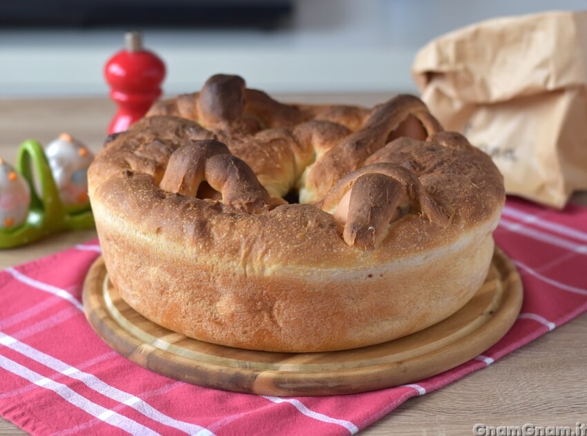 Casatiello di Pasqua: la ricetta napoletana spiegata passo passo