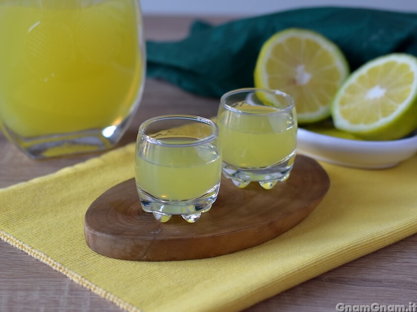 Limoncello fatto in casa: pochi passaggi per un risultato perfetto