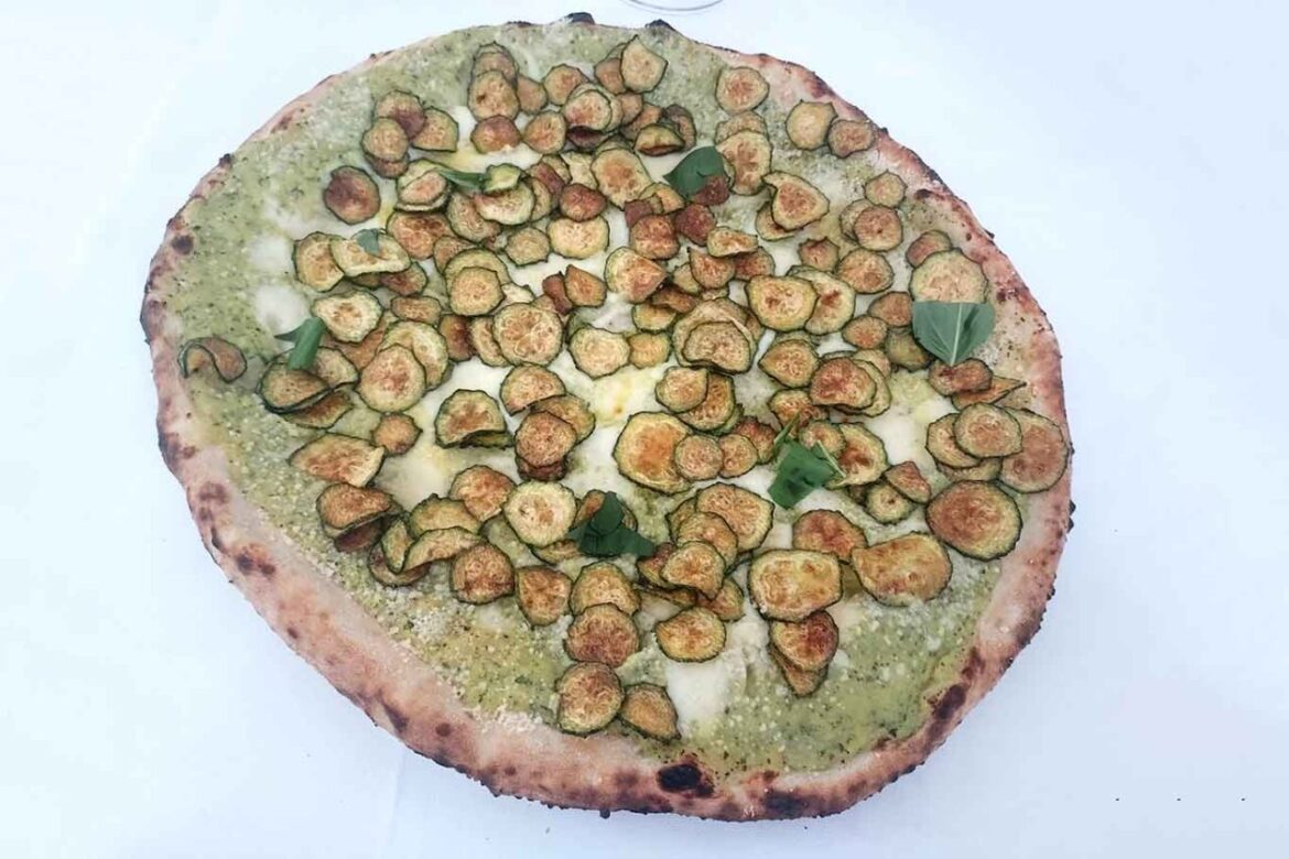 La pizza di Casa 50 di Ciro Salvo a Roma è più sottile e croccante