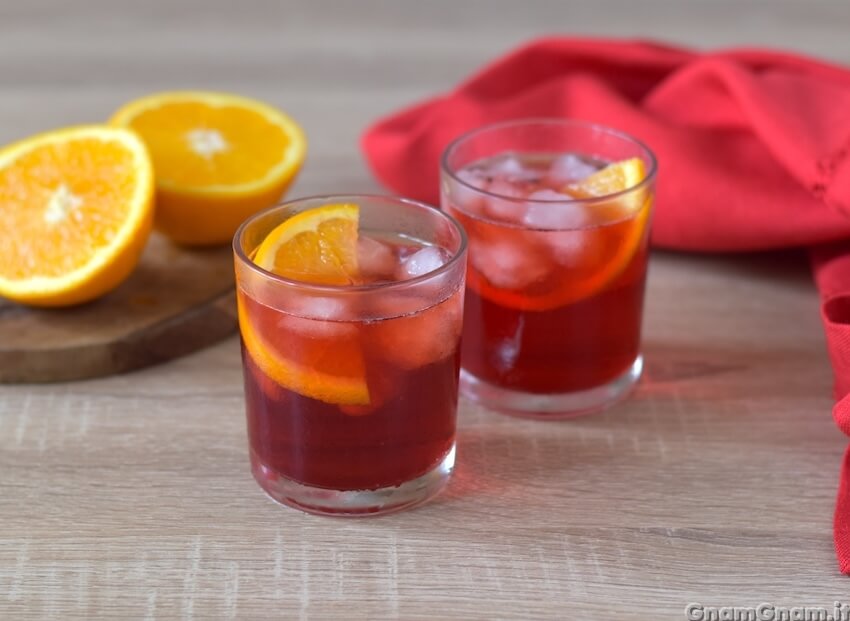 Negroni sbagliato: ecco come preparare a casa il cocktail perfetto per l’aperitivo