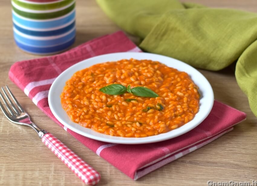 Risotto con crema di peperoni: cremoso e leggero, ecco come prepararlo