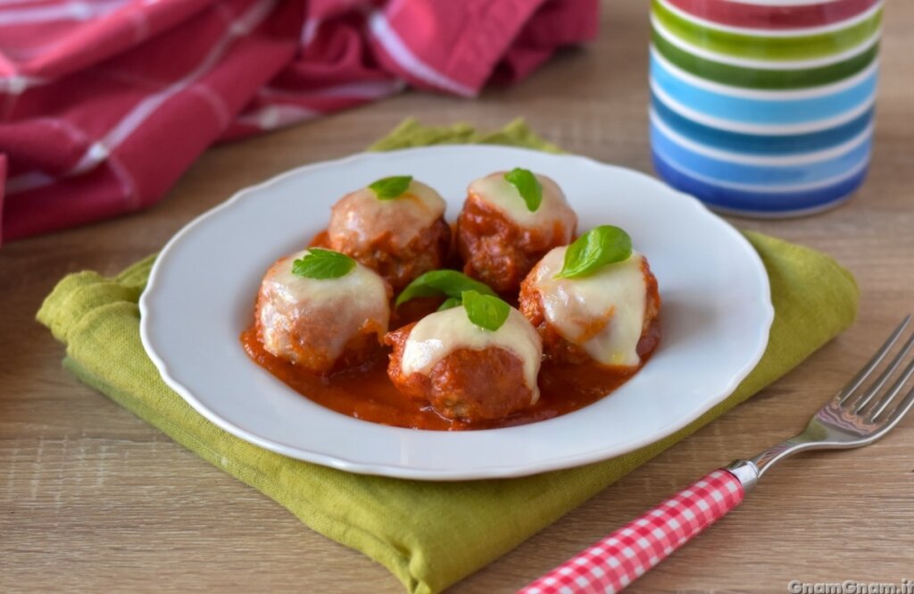 Polpette alla pizzaiola: filanti e golose, perfette per fare la scarpetta