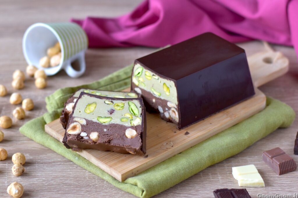 Torrone dei morti pistacchio e nocciola: la ricetta facile da fare in casa
