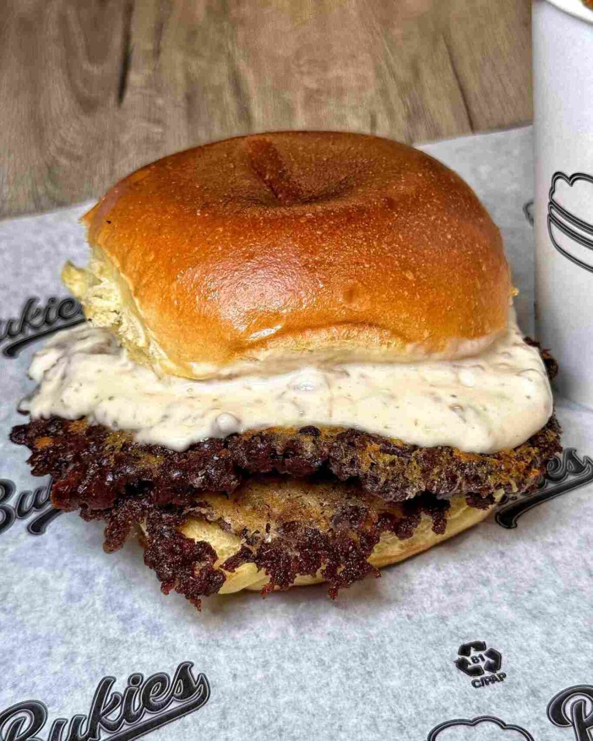 Lo smashburger più social del momento ha aperto a Milano: com’è