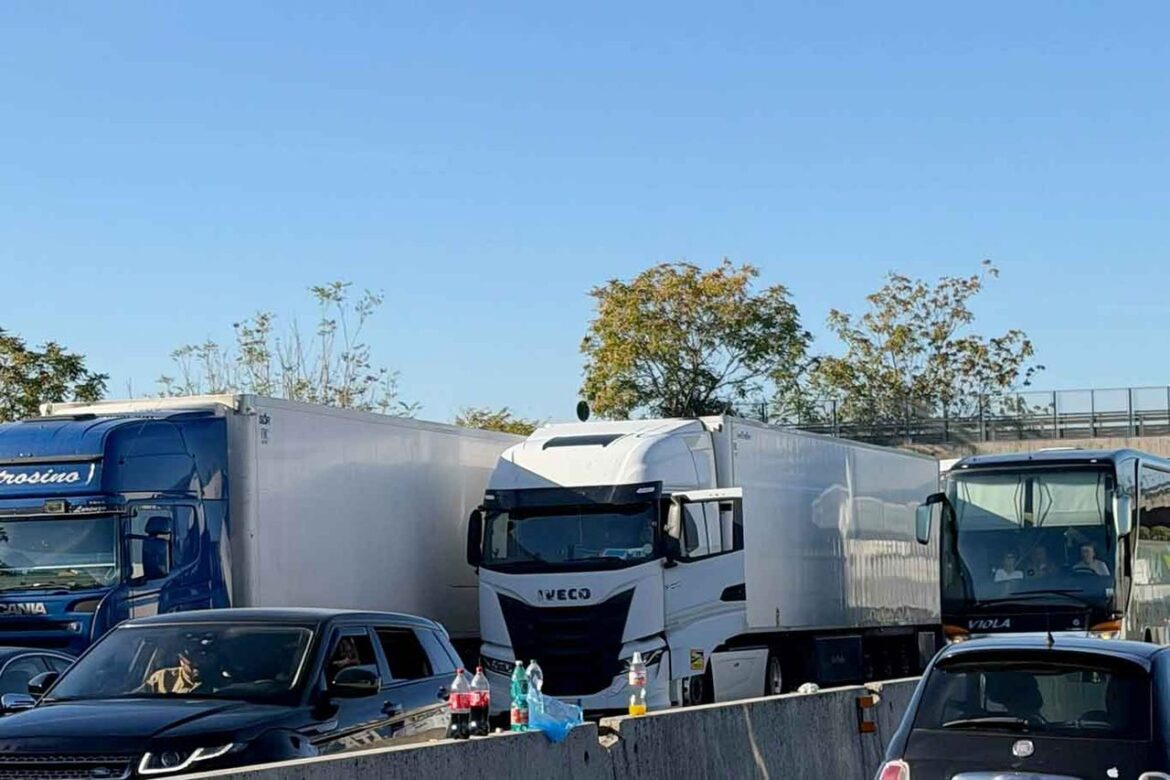 Sciopero autotrasportatori: rischio scaffali vuoti nei supermercati